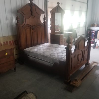 Antiques, Vintage Furniture & Breyer Horses Online Auction - Ends - Reedsburg