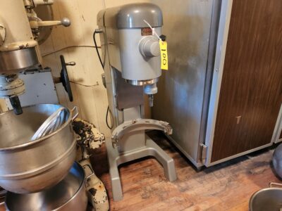 Rick's Bakery & Café - Bakery Items Online Auction Ends - Spring Green, WI.